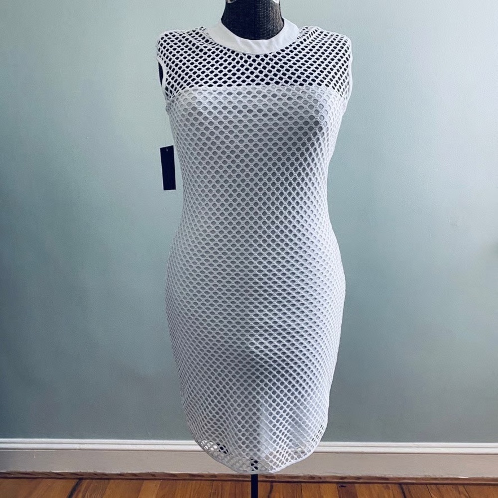Alexia Admor White Bodycon Mini Dress Crew Neck Sleeveless